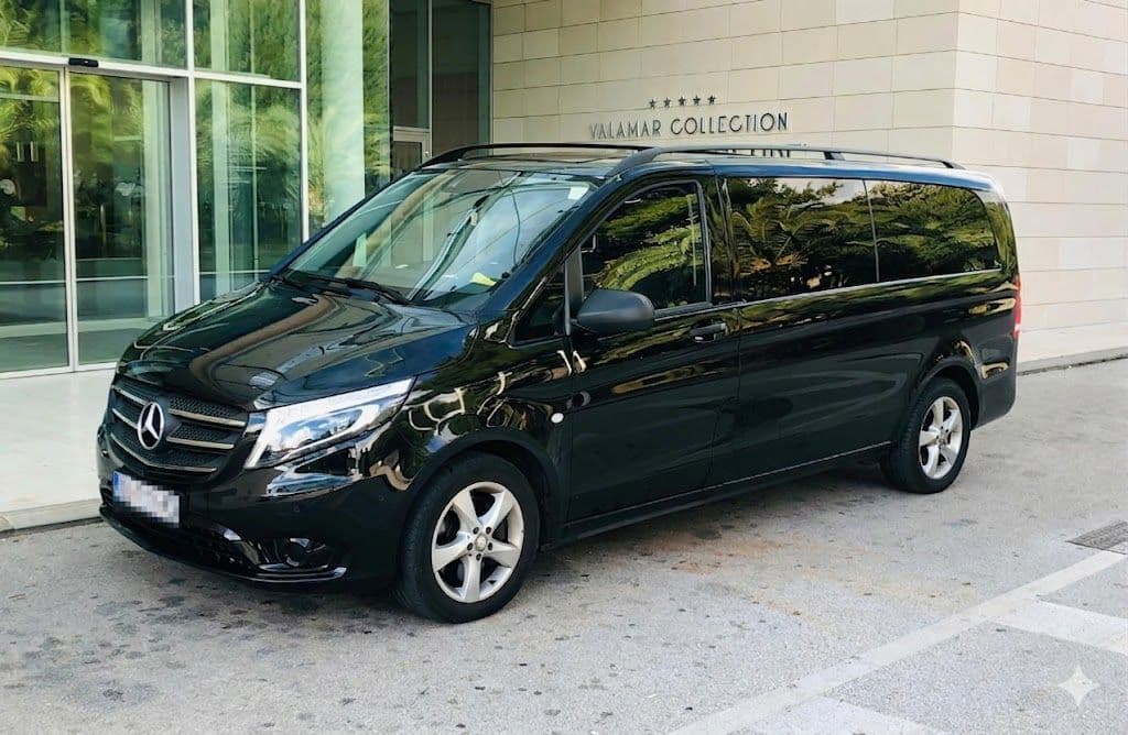 Mercedes-Benz V-Class - image 1