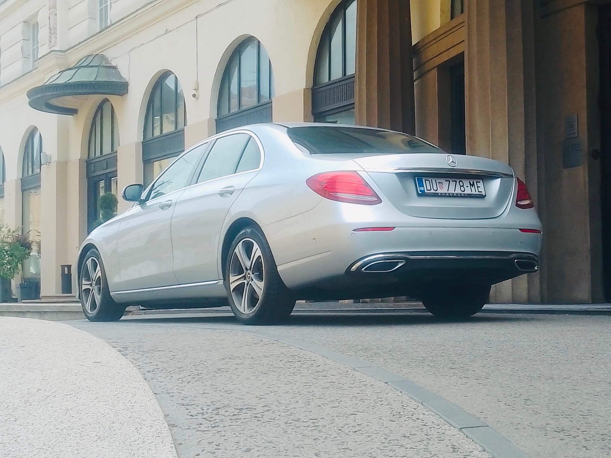 Mercedes-Benz E - image 3